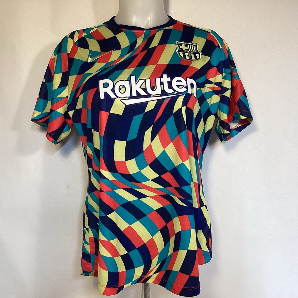 Nike FC Barcelona Soccer Jersey Women’s size Large pre match jersey